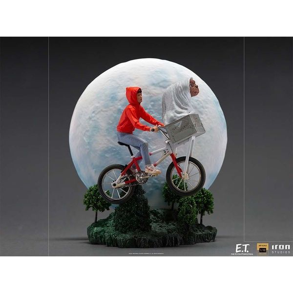 Статуетка E.T. THE EXTRA TERRESTRIAL E.T. and Elliot Deluxe Art Scale 1/10 Инопланетянин и Эллиот UNIVET47421-10 фото