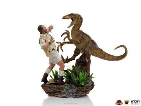 Статуетка JURASSIC PARK Clever Girl Deluxe Art Scale 1/10 Парк Юрского периода 25 см. UNIVJP40421-10 фото