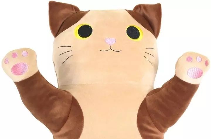Подушка декоративная Котик обнимашка WP Merchandise 77 см FWPKITYHUGBKC0000 фото