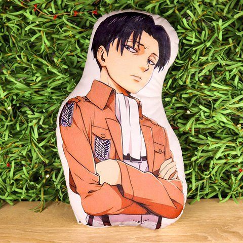 Подушка Attack on Titan - Леві 45 см P1125 фото